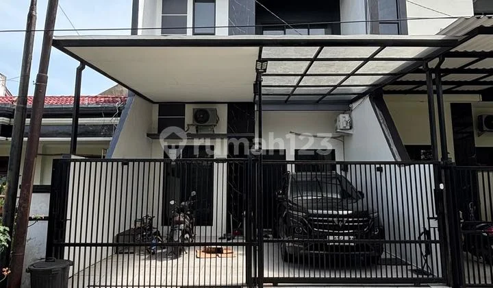 Minimalist House
Tjandra Cottage Sidoarjo Near Merr Rungkut