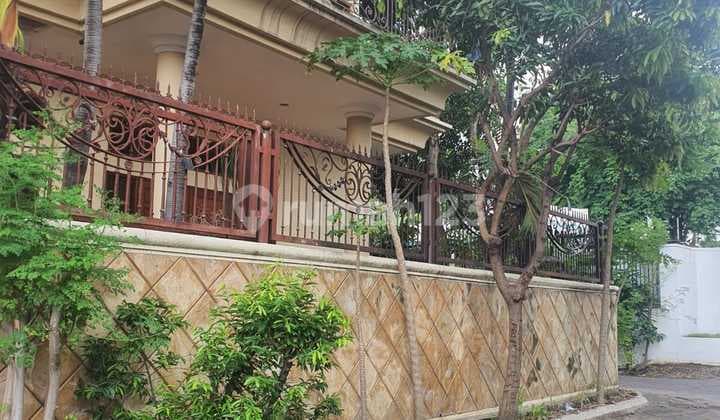 Owner Butuh Cepat Rumah Klasik Taman Internasional I Citraland Posisi Hook SHM, Dekat Gwalk