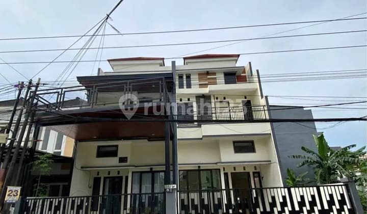 Rumah Baru SHM 2 Lantai Medokan Ayu di Jalan Raya , Dekat Rungkut, Gununganyar