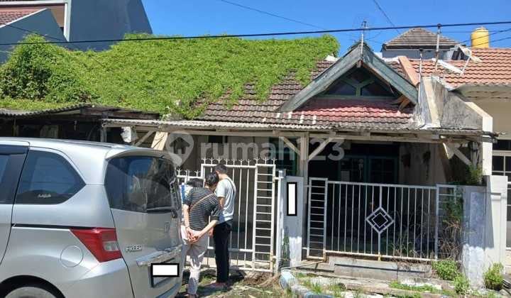 Just Calculate the Land! Tjandra Cottage House Attractive Price Suitable for Renovation!