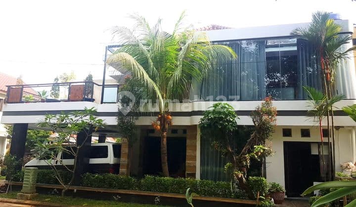 Rumah Luas 2 Lantai Dalam Komplek Asri dan Strategis di Cirendeu