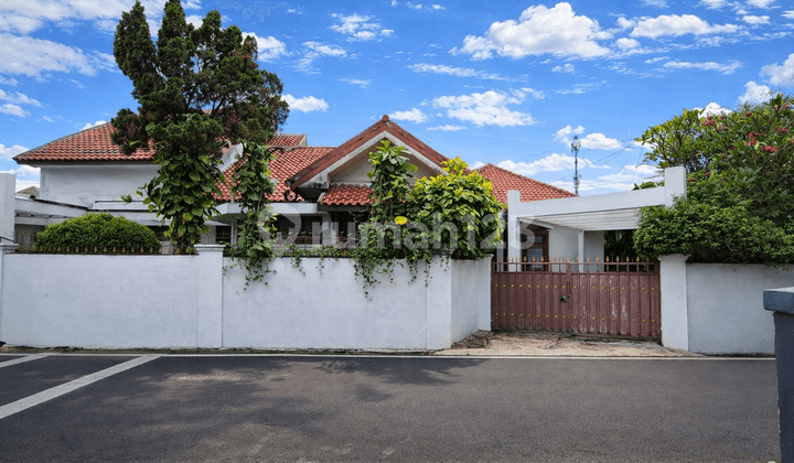 Spacious & Lush House in Jagakarsa - Move-in Ready