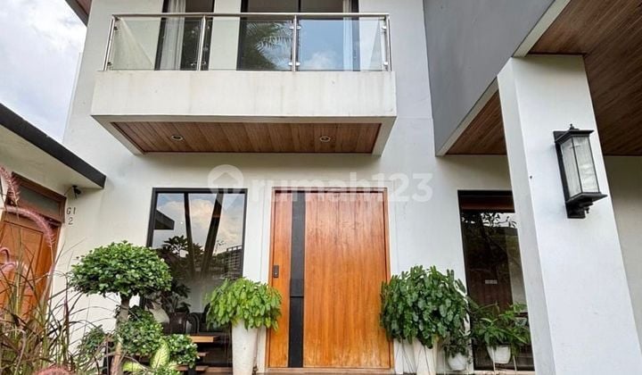Rumah Modern Tropis dengan Layout Mewah Berfasilitas Lengkap di Cinere