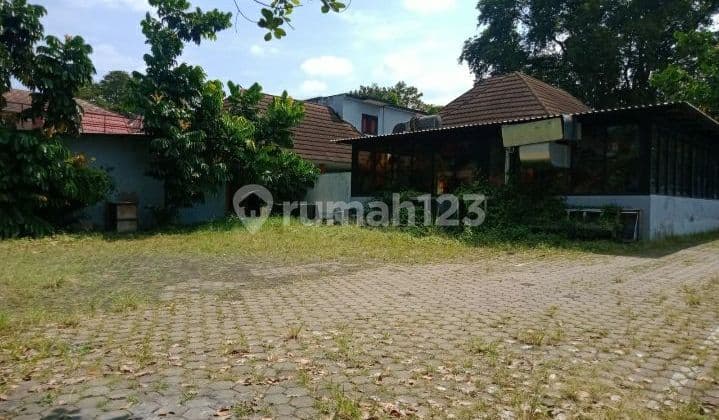 Di jual rumah bangunan klasik di Jln di Ponorogo mind road Bandung SHM Bagus