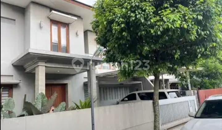 For Sale Fast, Well-Maintained House in Elite Area.
