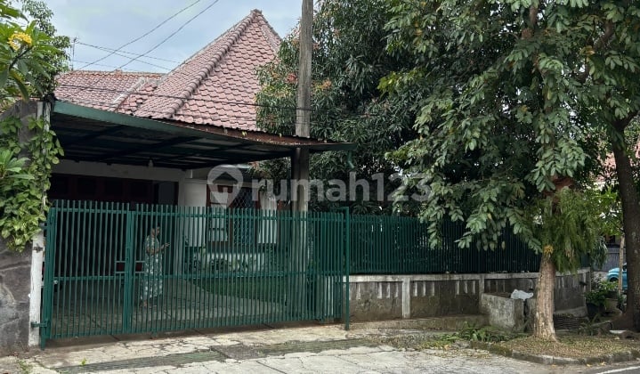 Di Jual Rumah Bangunan Clasik Harga Murah Lokasi Sayap Riau Bandung Kota