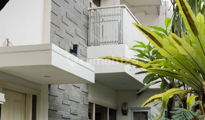 Di Jual Rumah Mewah Bangunan Bagus Terawat Lokasi Sayap Moch Toha