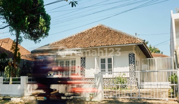 Di Jual Rumah Bangunan Clasik Lokasi Terbaik Sayap Riau