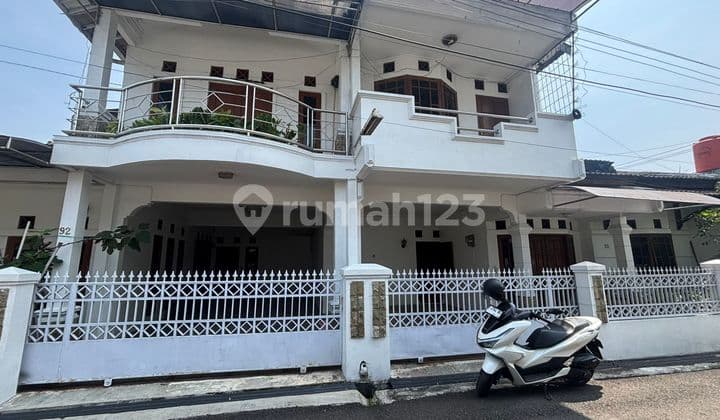 Rumah Siap Huni Dekat Komplek Summarecon dan Masjid Al Jabbar