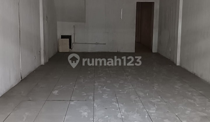 Ruko Gandeng di Pusat Kota Ciputat. di Jl. Juanda yang Ramai 24 Jam, Dekat Universitas, -Stasiun MRT, -Toll Gate.