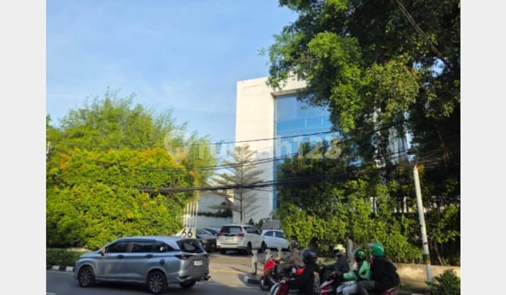 Office Building, 6 Lantai, HGB, Radius 2,5 KM Dari Bundaran Hi, di Jl. Diponegoro, Menteng, Jakpus