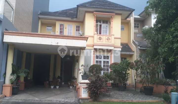 Rumah Dua Lantai Siap Huni