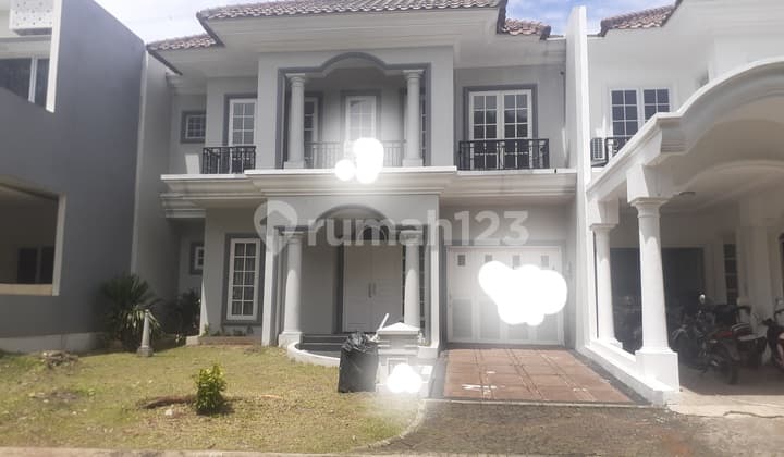 Rumah Dua Lantai Siap Huni