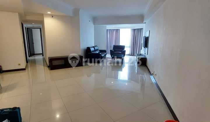 Disewakan Taman Anggrek Unit 3+1br Full Furnish And Renov City