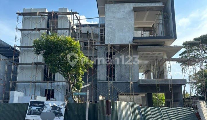 DIJUAL RUMAH BARU GRESS CITRALAND SIAP HUNI