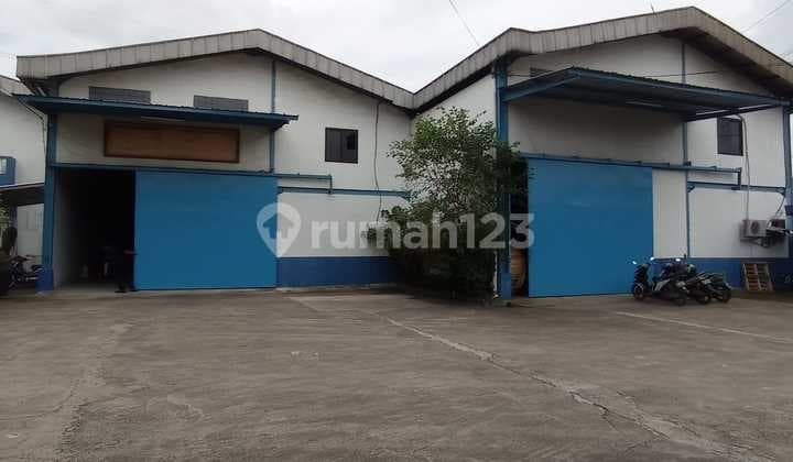 Gudang Bersih Strategis Citereup Bogor Jalan raya besar