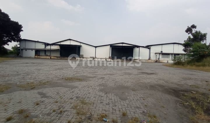 Gudang Strategis di JL.Raya Gunung Putri Kab.Bogor