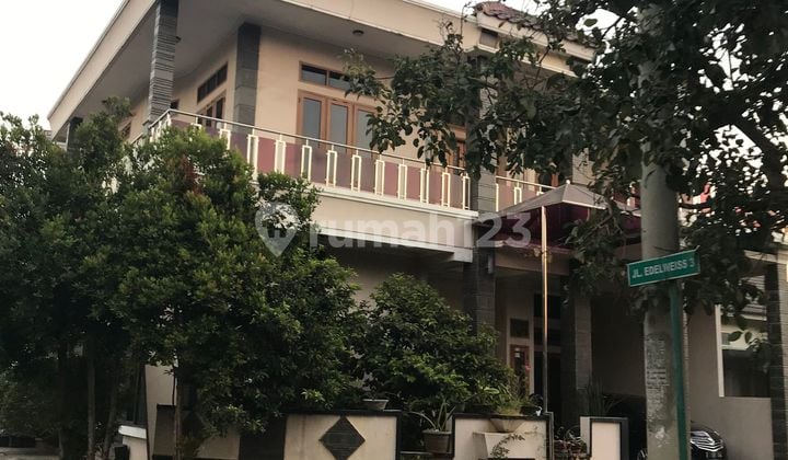 rumah di taman royal cluster edelweiss,feny