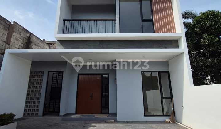 Rumah Digraha Bunga, Andri