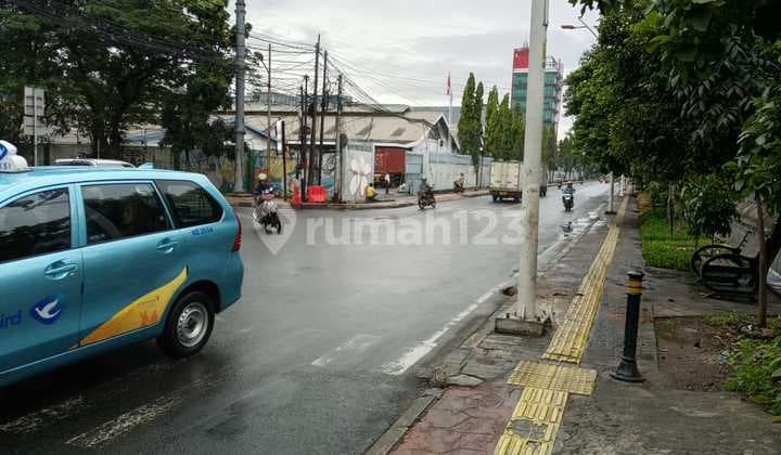 tanah ada gudangnya di daerah pluit,berlen