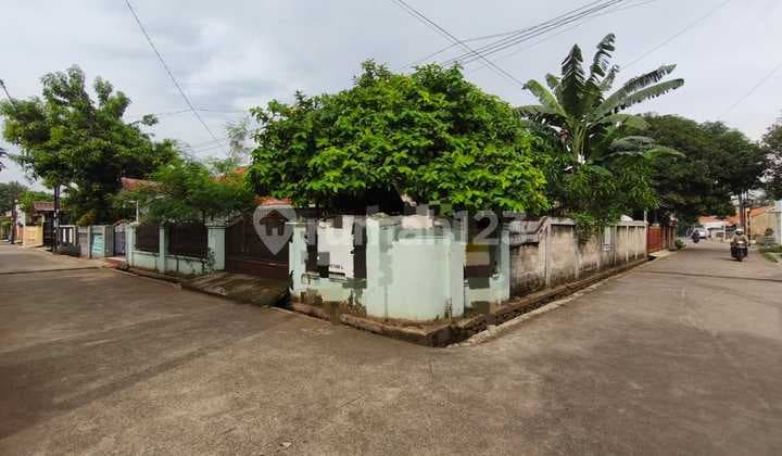 rumah di deplu bintaro,erna