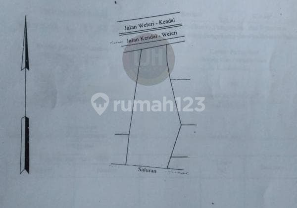 Bangunan rumah makan di Jalan Pantura