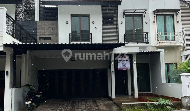 Rumah Cantik Minimalis Siap Huni ( Baru Slesai Renovasi) di Pulomas .