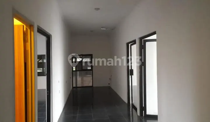 Dijual Gudang Keseluruhan Seluas Kurang Lebih 1000 M2 di Agus Salim, Bekasi