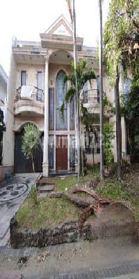 FOR SALE CLASSIC HOUSE IN LAGUNA REGENCY - PAKUWON CITY EAST SURABAYA