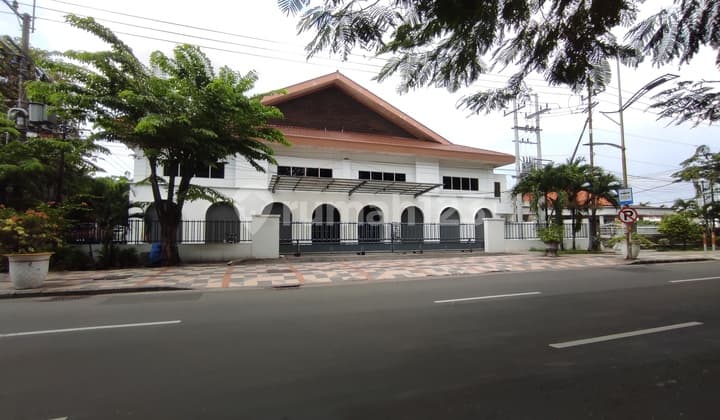 Disewakan Gedung/tempat Usaha Di Jalan Ngemplak - Surabaya Pusat