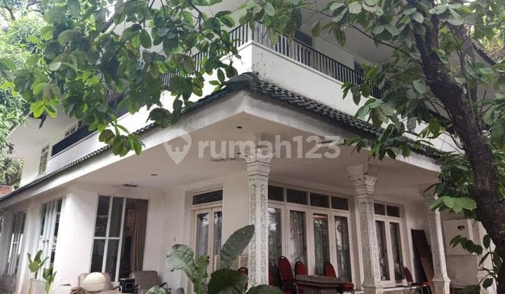 Rumah Huk lokasi strategis di Prapanca Raya Kebayoran Baru Jakarta Selatan