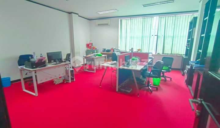 Mini Building di lokasi Prime di Jalan Dr. Satrio area perkantoran Sudirman, Kuningan