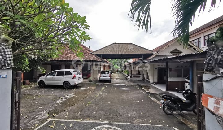 Losmen tua cocok untuk show room atau kantor