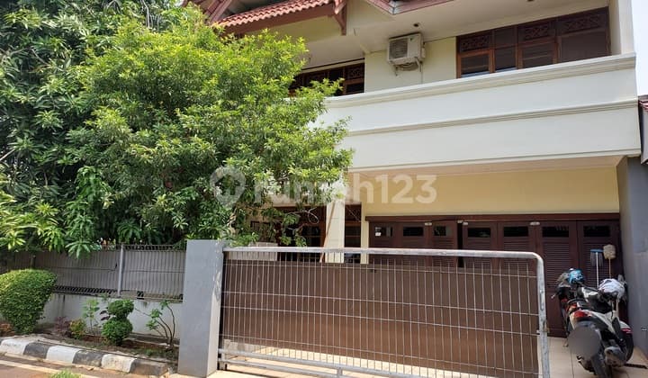 Rumah 2 Lantai Hoek di Taman Pulo Gebang Cakung