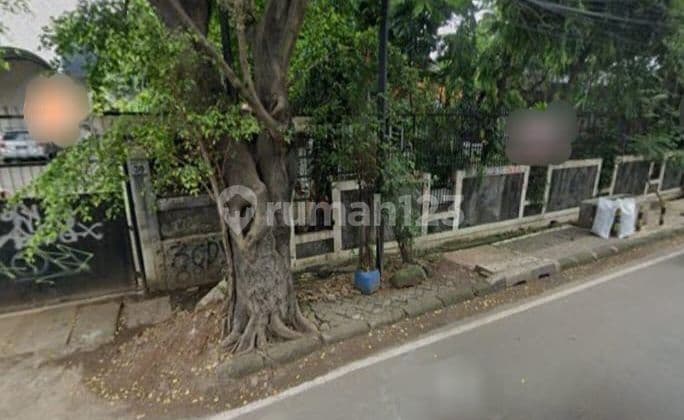 Rumah Tua di Jalan Kedoya Raya Jakarta Barat