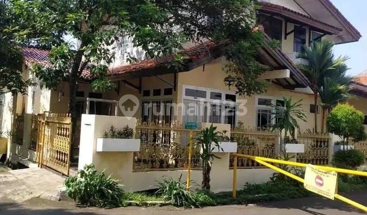 Rumah 2 Lantai Hoek di Larangan Indah Tangerang