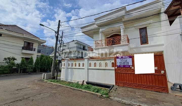 House on Jl. Agung Barat Sunter, Corner Position, 2 Floors, North Jakarta