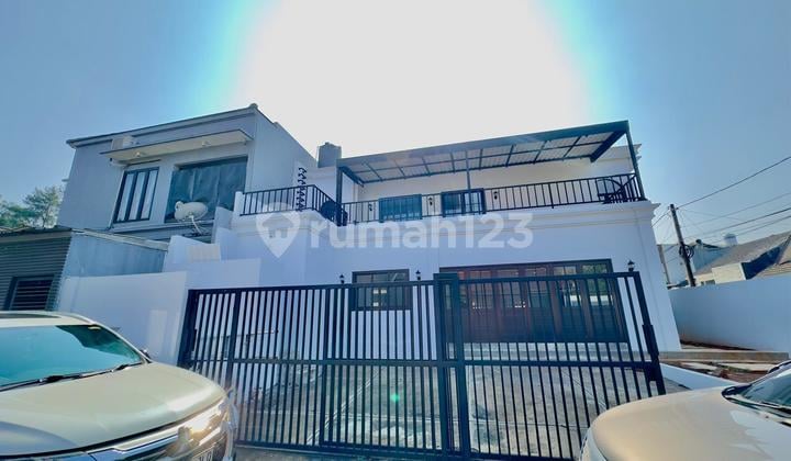 Rumah Baru Bangun Mandiri Pencahayaan Maksimal Di Griya Loka Bsd