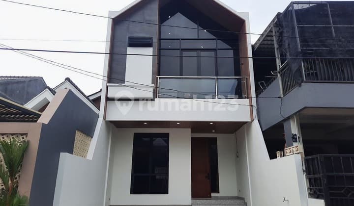 Rumah Baru Siap Huni di Dalam Cluster Graha Raya