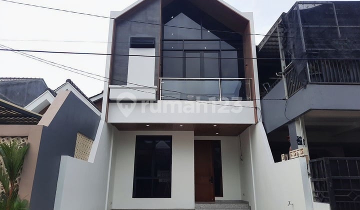 Rumah Baru Siap Huni di Dalam Cluster Graha Raya