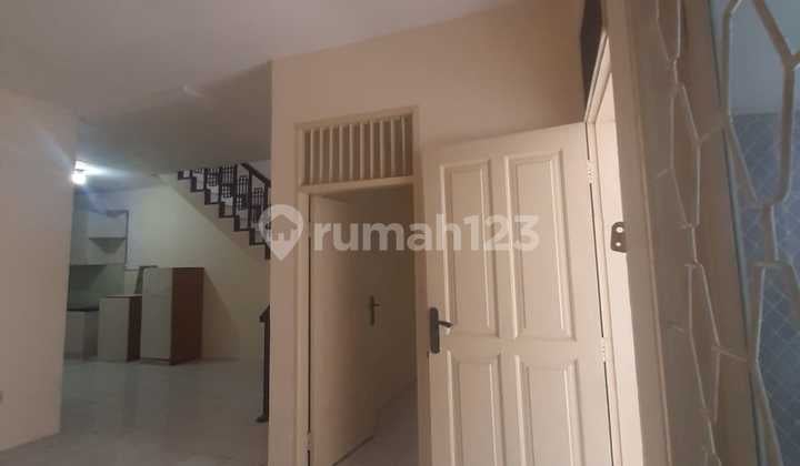 Rumah Murah, Siap Huni, Bebas Banjir, 4 Kamar, Strategis, di Sunter Jakarta Utara
