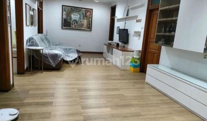 RUMAH 2 Lantai, lebar 10, 5 kamar, bebas banjir, row jln lebar di Sunter jakarta utara ( dj)