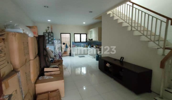 AFFORDABLE HOUSE, READY TO OCCUPY, 2 FLOORS, 3 BEDROOMS, NEAR MALL, IN GADING GRIYA RESIDENCE KELAPA GADING ( HE)