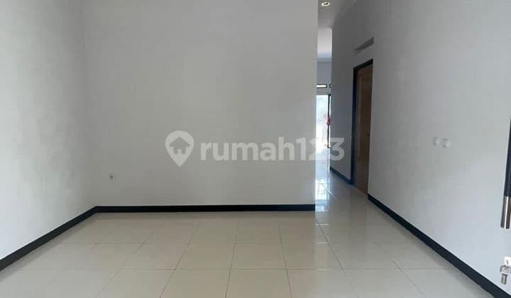 RUMAH MURAH, 1 lantai, bebas banjir, 3 kamar, row jln lebar di Koja jakarta utara (he)