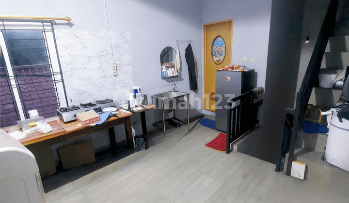 Ruko Murah, 3 Lantai,Bebas Banjir, Strategis,Cocok untuk Toko, Klinik, Kantor Dll di Cempaka Putih Jakarta Pusat ( Sul )