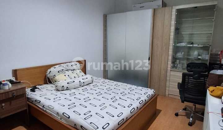 Rumahsiap Huni, 2 Lantai , 4 Kamar , Bebas Banjir , di Taman Surya Jakarta Barat (Surya )