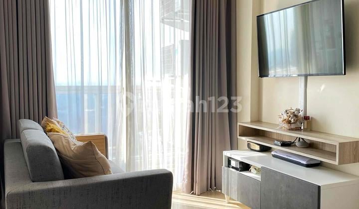 Jual Apartment Menteng Park 2 Kamar Tidur Furnished Good Condition