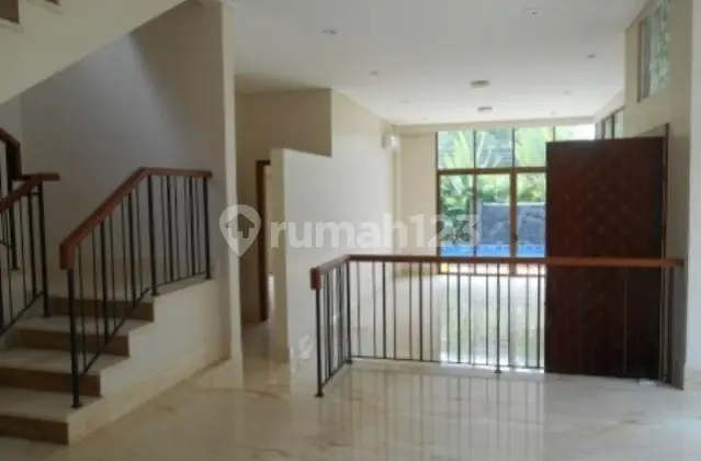 For Rent: Town House in Ampera Area, Cilandak, South Jakarta, 4 Bedrooms, Semi-Furnished.