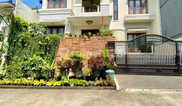 Disewakan Rumah 2,5 Lantai Siap Huni Didalam Clusterpuri Cinere