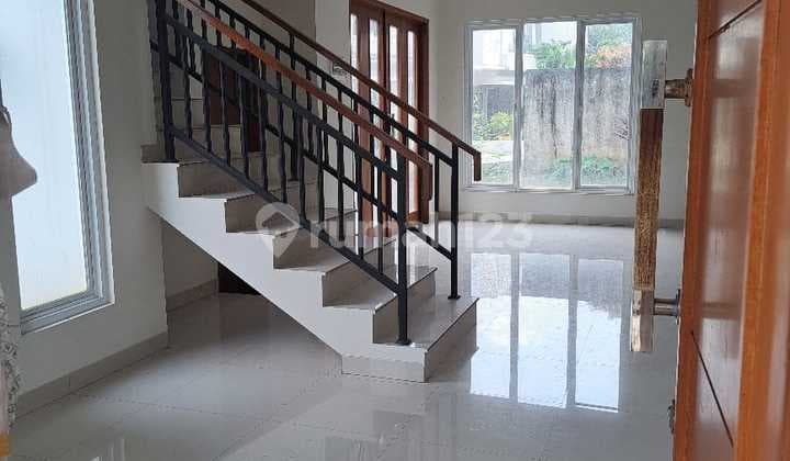 Dijual Cepat Rmh 2Lt di Cluster Green Botanical Jak Sel